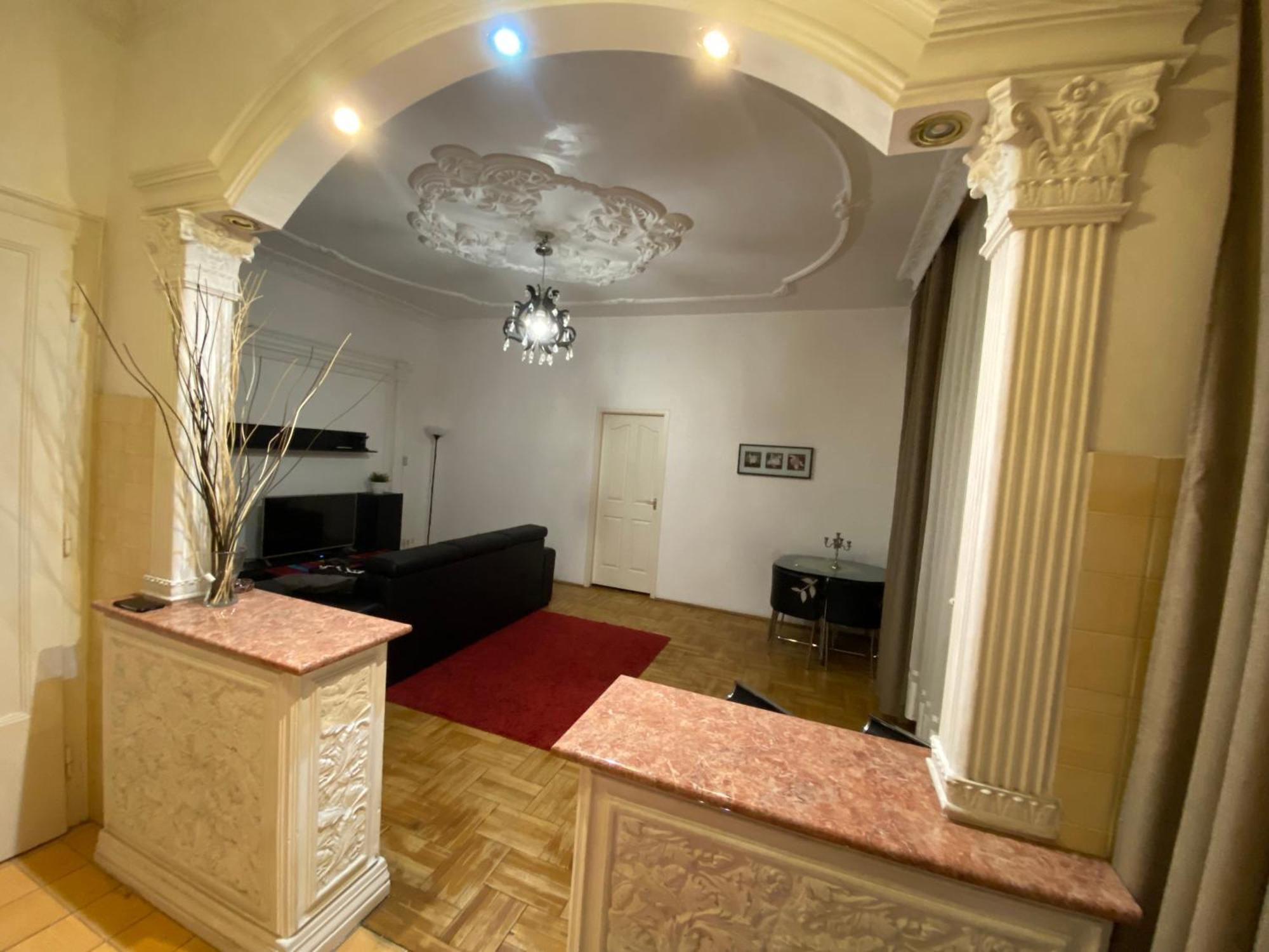 Apartment With Balcony And Ac Next To Danube Budapest Exterior photo