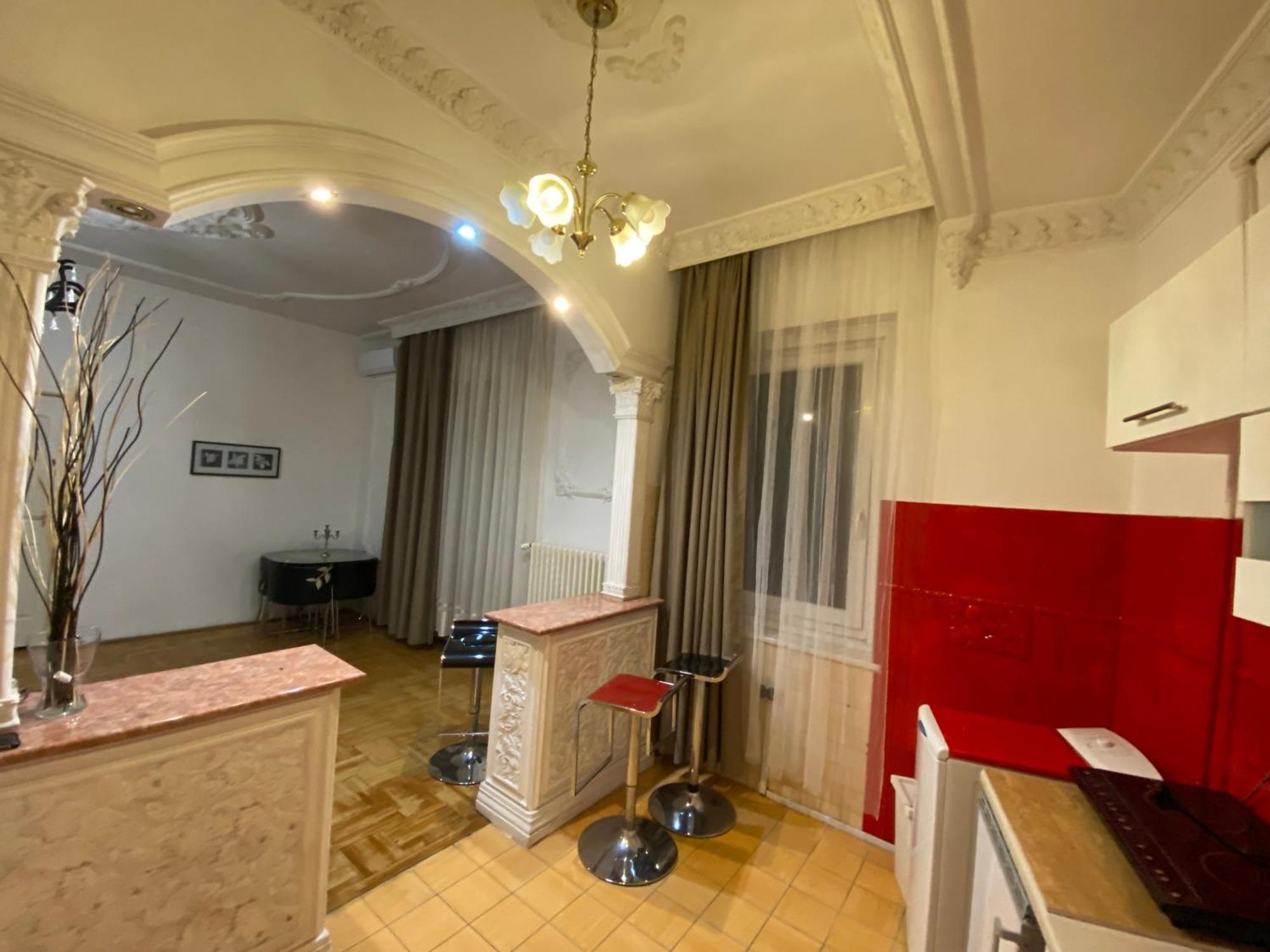 Apartment With Balcony And Ac Next To Danube Budapest Exterior photo